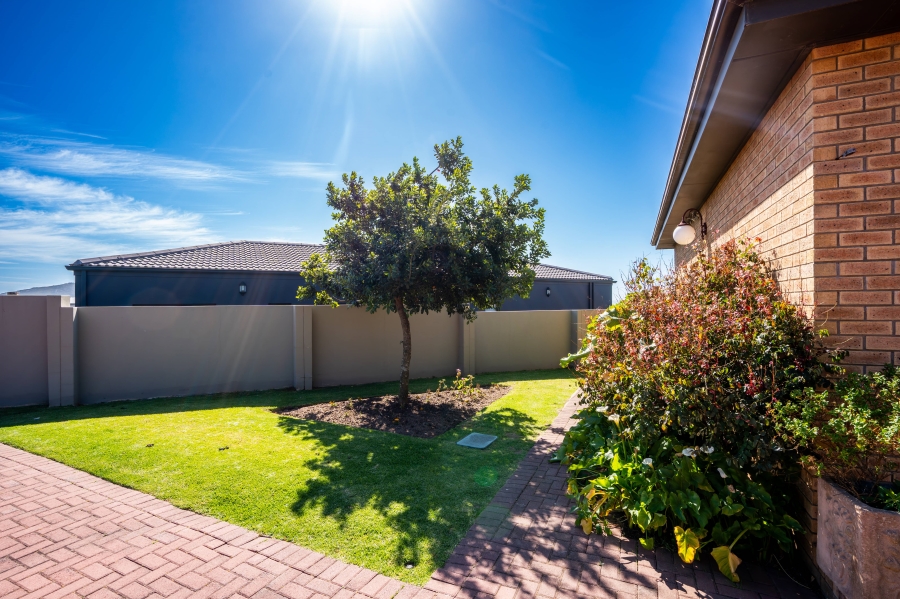 4 Bedroom Property for Sale in Myburgh Park Western Cape